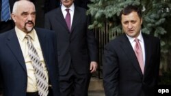 Մոլդովա - Մոլդովայի վարչապետ Վլադիմիր Ֆիլատի (աջից) եւ Մերձդնեստրի ղեկավար Իգոր Սմիրնովի հանդիպումը Բենդերում, 21-ը նոյեմբերի, 2011թ.