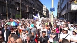 „Még sohasem voltam tüntetésen, de most muszáj itt lenni” – hatalmas tömeg vonult fel a Budapest Pride-on
