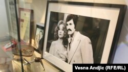 Фотографија од Милена Дравиќ и нејзиниот сопруг Драган Николиќ