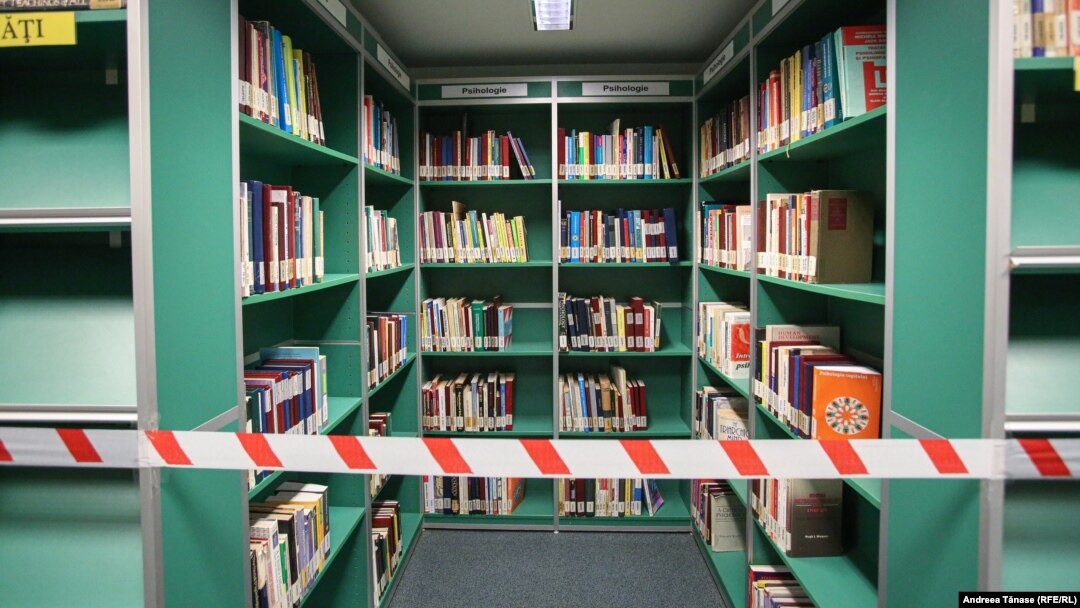 Studenții de la multe universități din București și din marile orașe au trecut la învățământul în sistem online.