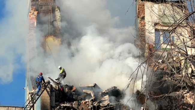 Тернопіль після атаки РФ: емоції та свідчення очевидців про обстріл, який забрав життя людей