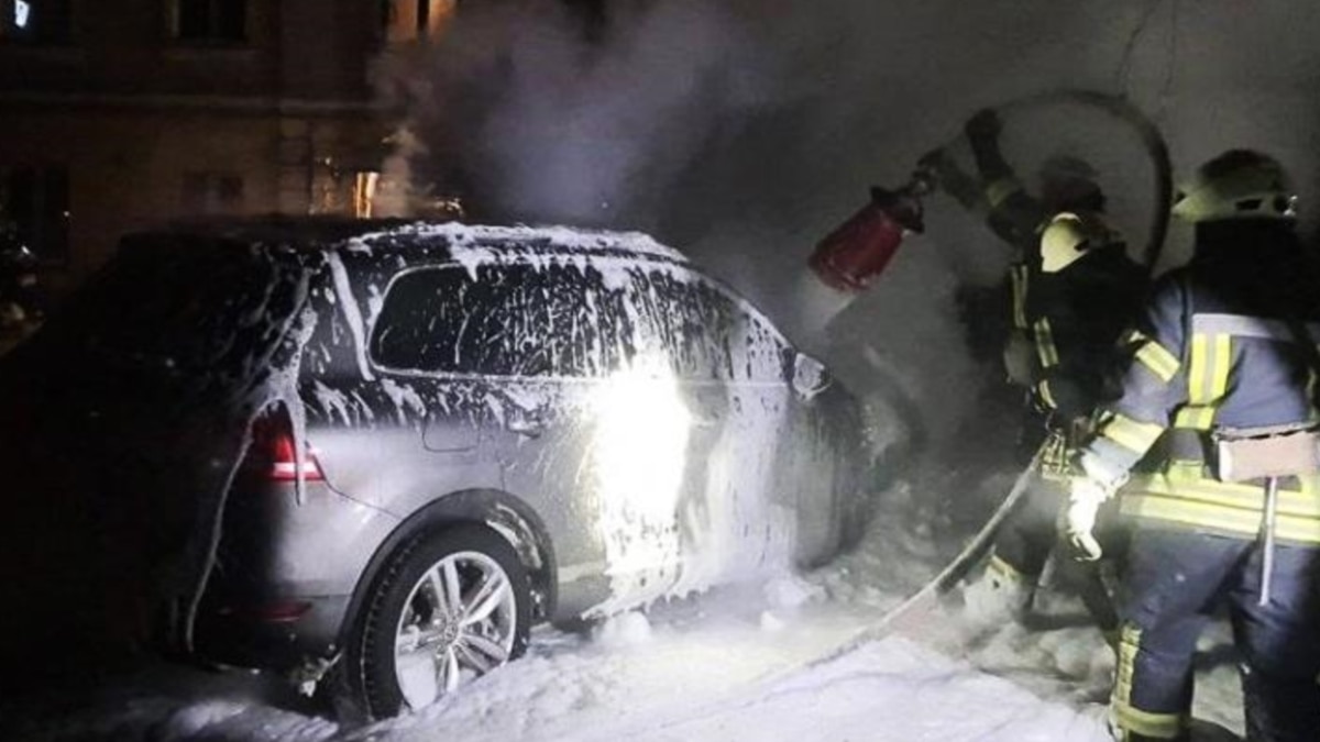 Київська поліція повідомила про підозру через підпал авто засновника сайту про ДТП в Києві