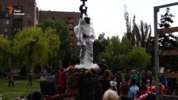 В окупованому Алчевську відкрили пам’ятник ватажку бригади «Привид» Олексію Мозговому (відео)