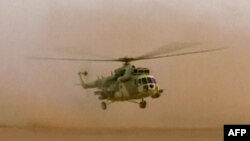 Ми-8 әскери тікұшағы.