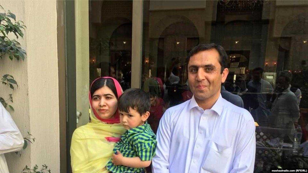 Malala Jusufzaj sa rođacima u Pakistanu