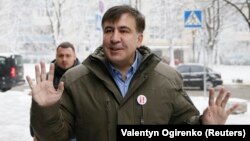 Ուկրաինա - Միխեիլ Սաակաշվիլին պատրաստվում է մտնել դատախազության շենք, Կիև, 18-ը դեկտեմբերի, 2017թ․