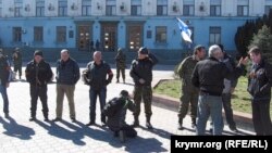 Архивное фото: захват Крыма, Симферополь, 3 марта 2014