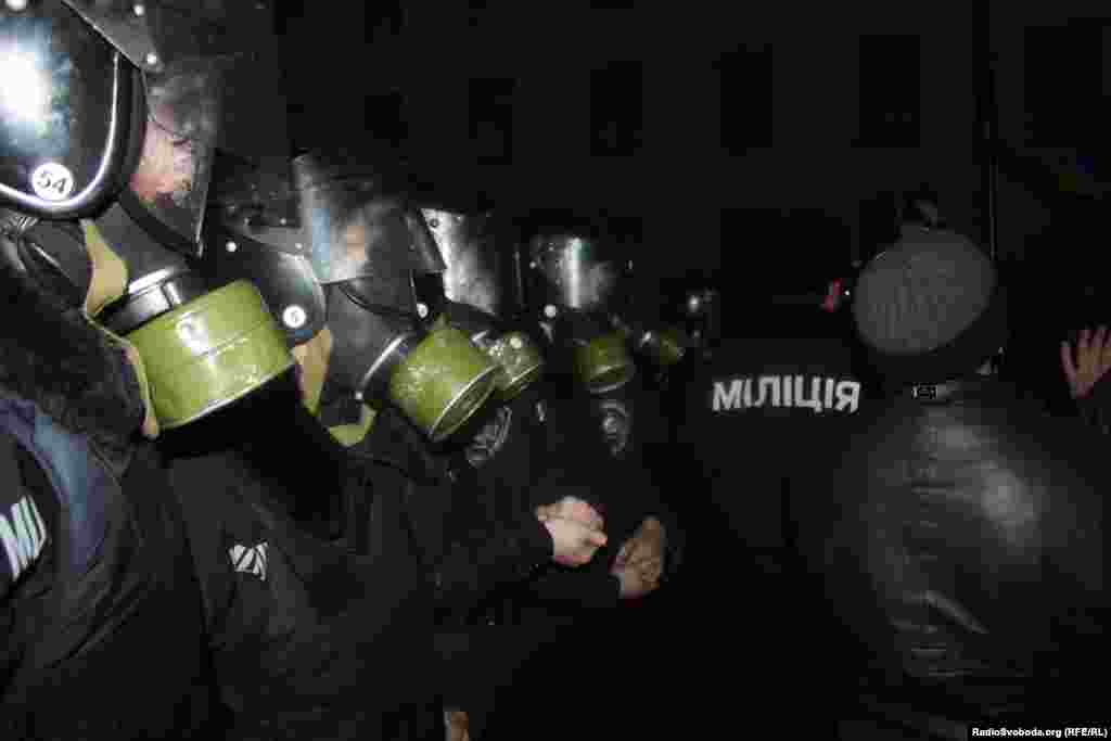 Kiyev, Prezident Sarayının qarşısı. 24 noyabr 2013&nbsp;