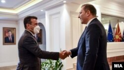 Зоран Заев и Оливер Спасовски на примопредавањето на премиерскиот кабинет и функција, 31 август 2020