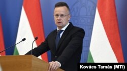 Szijjártó Péter külgazdasági és külügyminiszter beszédet mond egy budapesti sajtótájékoztatón 2021. június 7-én