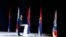Milenko Jovanov: Srbija treba da nastavi da vodi politiku koja je značila stabilnost, a ne da se vraća u period kada su DOS i bivši režim bili na vlasti (na fotografiji: Aleksandar Vučić na skupu Srpske napredne stranke u Beogradu, 2016.)