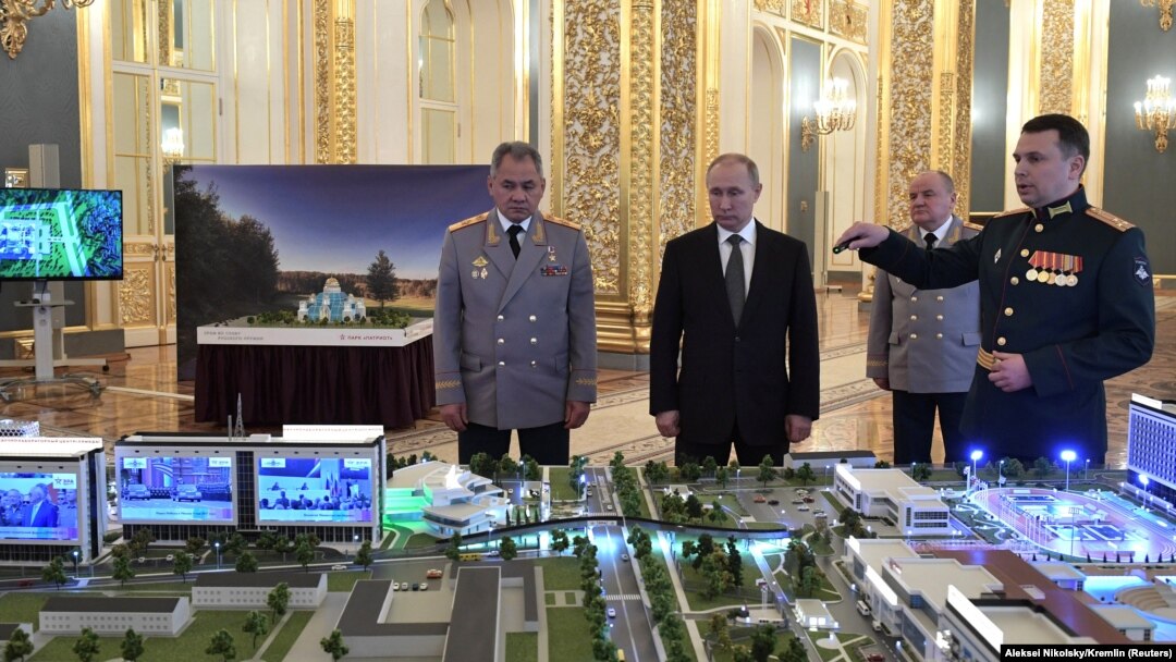 Ruski ministar odbrane Sergej Šojgu i predsednik Vladimir Putin 