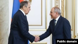 Sergey Lavrov və Nikol Paşinyan