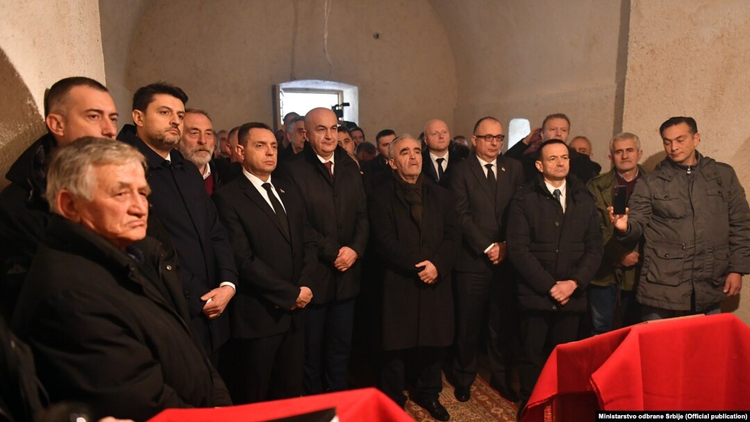 Vulin i vojna delegacija u manastiru Rovci kod Kolašina 