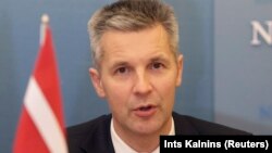 Артыс Пабрыкс