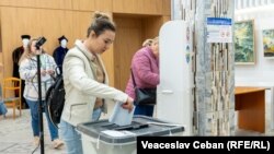 Alegători la urne, în Republica Moldova.