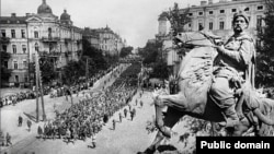 Німецькі військовополонені в Києві, 16 серпня 1944 року