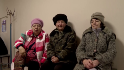 Жители села Матвеевка Запорожской области, которые пришли на прием в местную амбулаторию