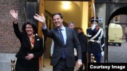 Presidentja e atëhershme e Kosovës, Atifete Jahjaga, dhe kryeministri i Holandës, Mark Rutte, gjatë takimit të tyre në Holandë më 5 dhjetor 2013. 