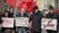 В Петербурге протестуют рабочие GM