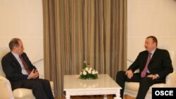 M.Haraşti Eynulla Fətullayevlə bağlı məsələ üzərində xüsusilə dayanıb