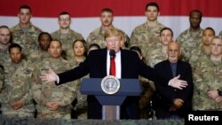 Donald Trump la baza aeriană Bagram