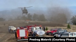 Helikopter u gašenju požara na Stolovima, 24. avgust 2026.