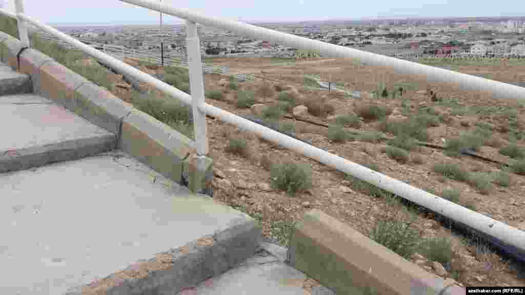 "Saglyk ýolunyň" ýodasynyň döwlen bölegi.