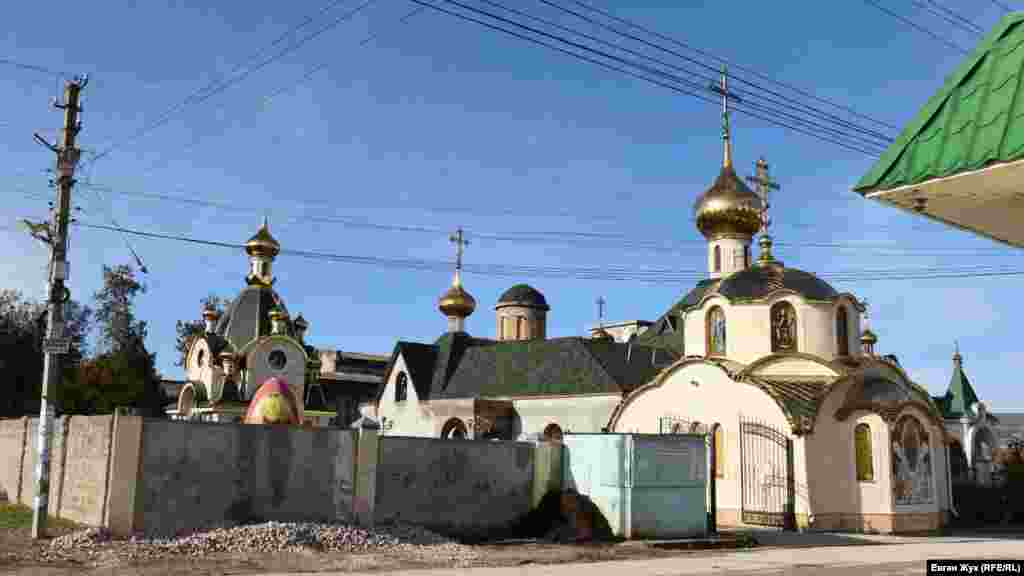 Свято-Миколаївський чоловічий монастир був відкритий 23 грудня 2010 року на базі храму Христа Спасителя