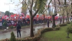 Protest ispred Skupštine Crne Gore: Ne damo državu!