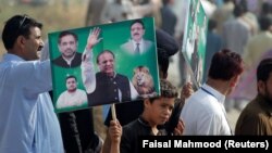 Прихильники Наваза Шаріфа біля суду в Ісламабаді, Пакистан, 26 вересня 2017 року