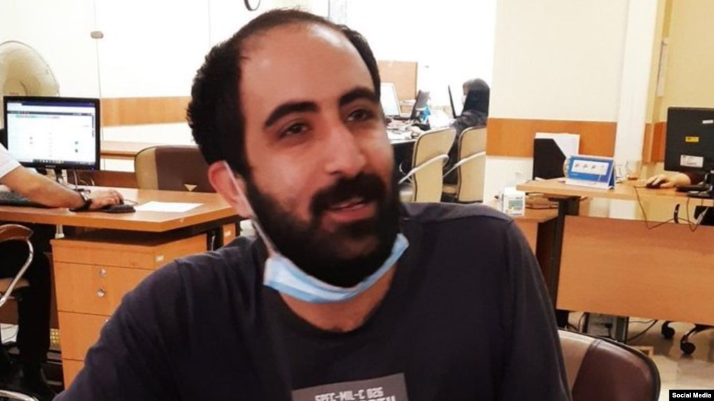 Amir-Abbas Azarmvand was presented with an arrest warrant citing recent critical reporting on the “difficult economic situation of union workers and some of the new economic decisions by the government,” IranWire reported. 