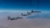 تصویری که وزارت دفاع آمریکا از پرواز بمب‌افکن استراتژیک ایالات متحده همراه با جنگنده‌های عربستان در روز چهارشنبه منتشر کرد.