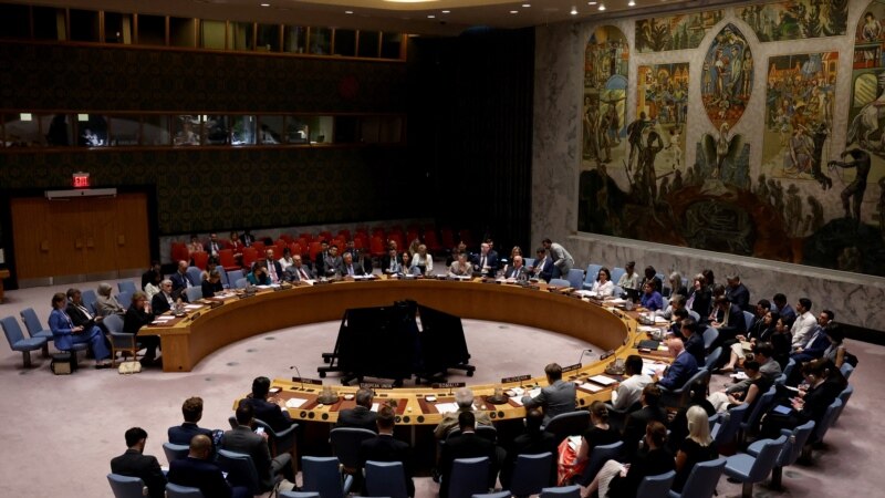 Francija, Nemčija in Velika Britanija zagrozile s ponovno uvedbo sankcij proti Iranu.