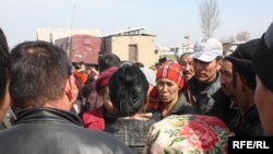 Бишкектин жанында 24-мартта өкмөт саясатына нааразы болуп адамдар көчөгө чыгышты