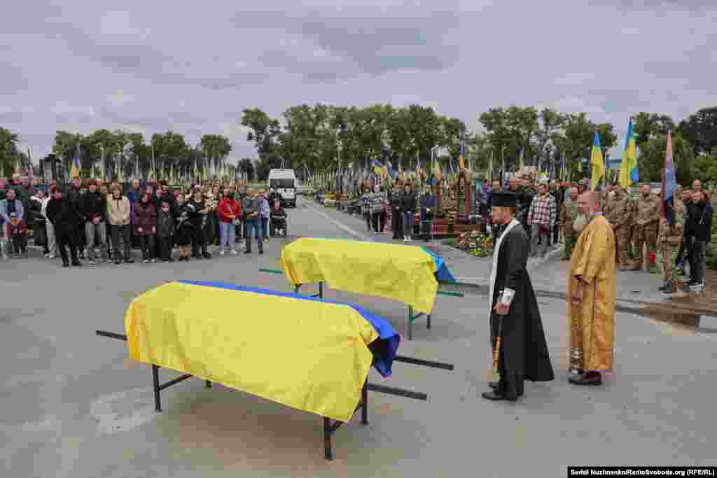 Заупокійна літургія за загиблими військовослужбовцями на кладовищі у Броварах, 14 вересня 2026 року