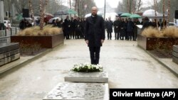 Белгија: Министерот Чарлс Мичел на  комеморација за сеќавање на жртвите на терористички напади на 22 март 2016 година. 