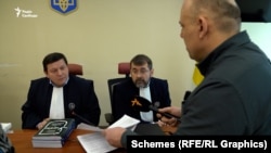 Судді Володимир Погребняк (ліворуч) та Олег Васьковський