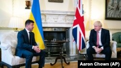 Президент Украины Владимир Зеленский и премьер-министр Великобритании Борис Джонсон, 8 октября 2020 года