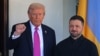 Трамп и Зеленский у входа в Белый дом, 17 октября 2025 года