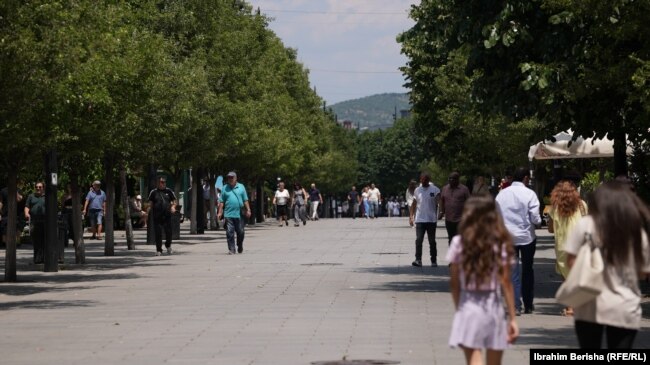 Sipas regjistrimit të fundit të popullsisë, më 2024, Prishtina i ka mbi 200.000 banorë.