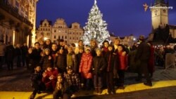 Діти з України привітали чехів з Різдвом українськими колядками (Відео Романа Михальчука)