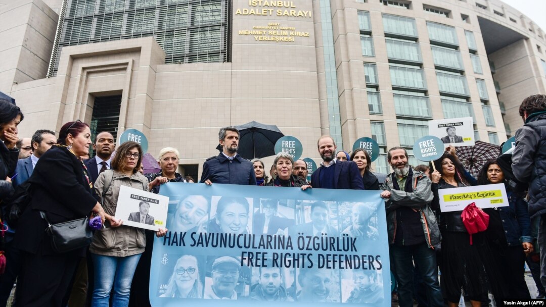 Protest ispred suda u Turskoj