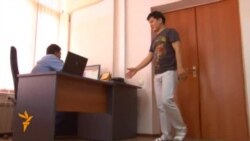 "Азаттык" арыбайт (3)