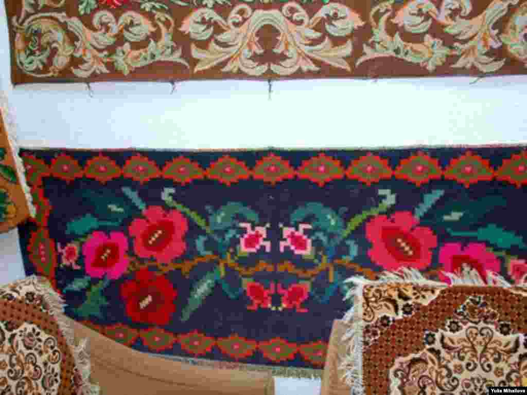 Moldova -- Badiceni - covor moldovenesc, Feb2009