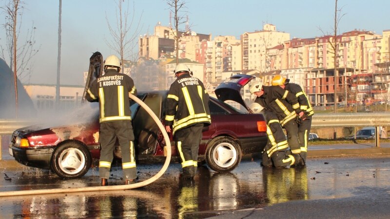 Zjarrfikësit në Kosovë kërkojnë kushte më të mira të punës