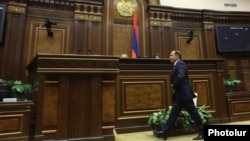 Armenia - Prime Minister Hovik Abrahamian is about to present his newly formed government's policy program to the National Assembly, Yerevan, 20May2014.