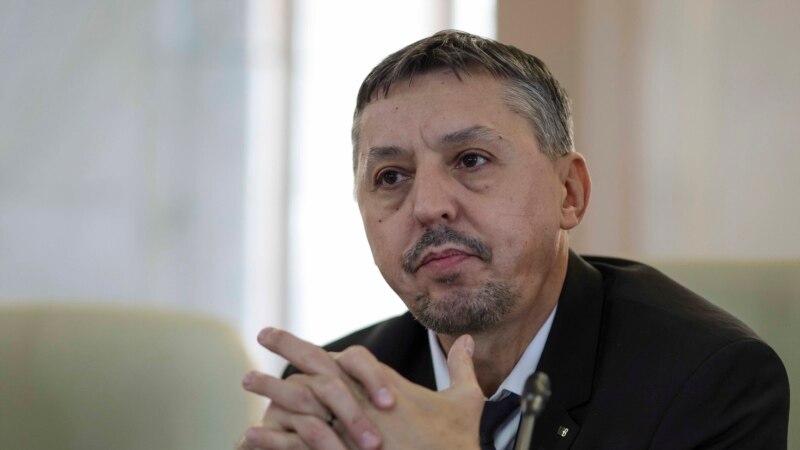 Moţiunea simplă împotriva ministrului Educaţiei, Daniel David, a fost respinsă de Senat