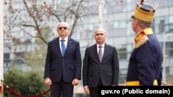 Premierul Republicii Moldova, Alexandru Munteanu, primit cu onoruri militare de premierul Ilie Bolojan.