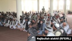 قومي مشرانو اندېښنه څرګنده کړه چې په افغانستان کې به بې کاري، بې وزلۍ او کمزوری اقتصاد د دې لامل شي چې نورې نړۍ ته په قانوني او غیر قانوني لارو د افغان ځوانانو تګ ډېر شي.
